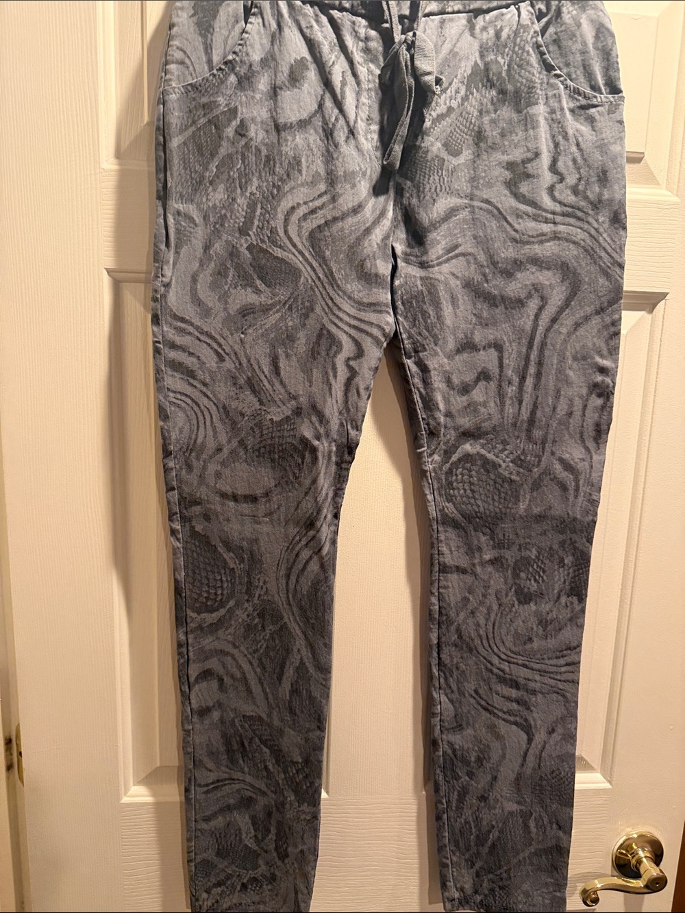 Women Grey Patterned Drawstring Jeans - Picture 3 of 5